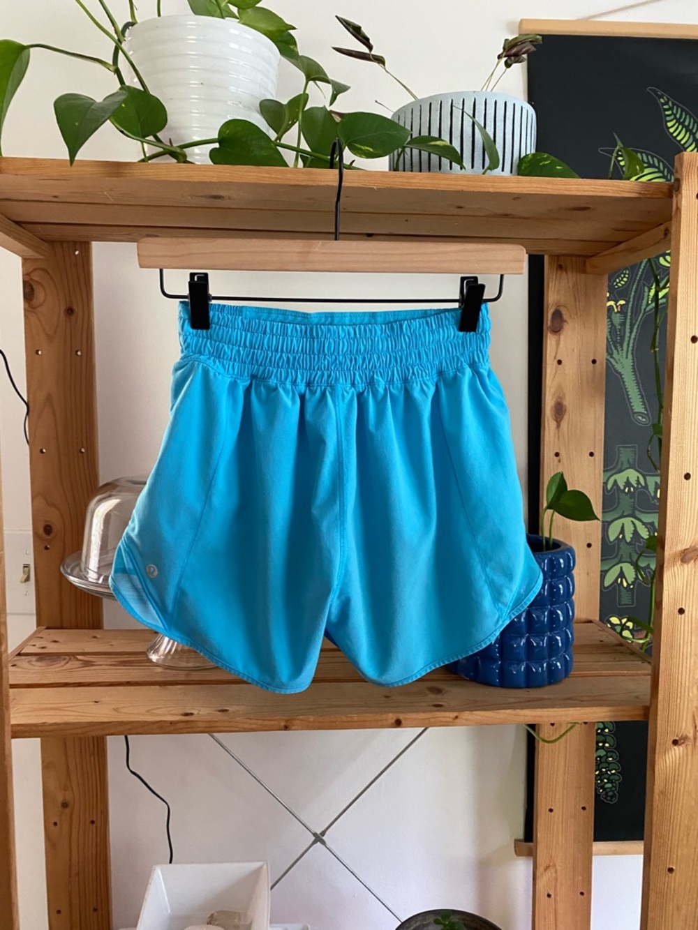 Lululemon Turquoise Blue Hotty Hot High Rise Lined Short 4 inch 4 - Picture 7 of 16